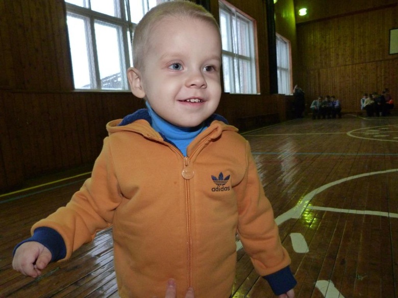 Больному мальчику требуется 120 тысяч на лечение в Петербурге