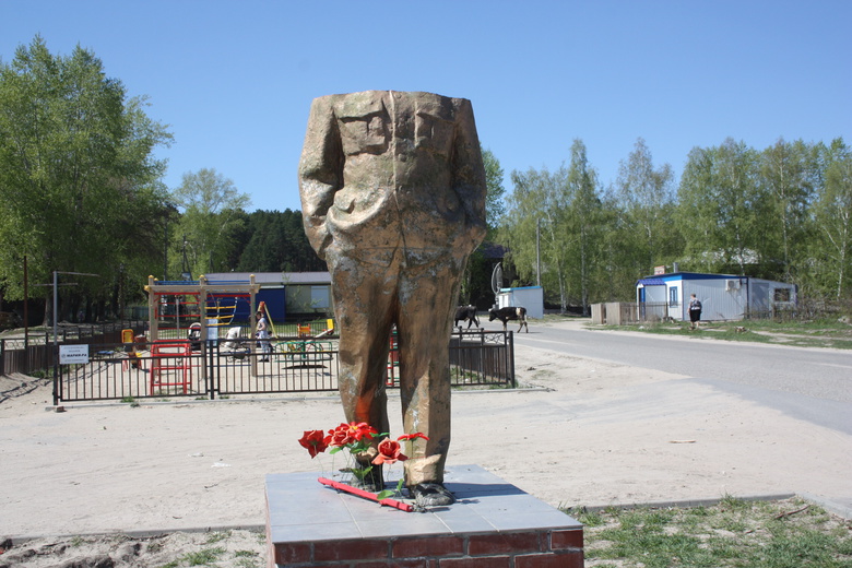 Полиция возбудила дело о повреждении памятника Ленину в томском селе