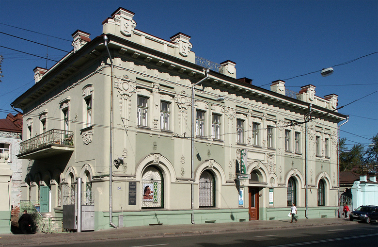 Исторический момент: Петропавловская церковь и аптека № 1