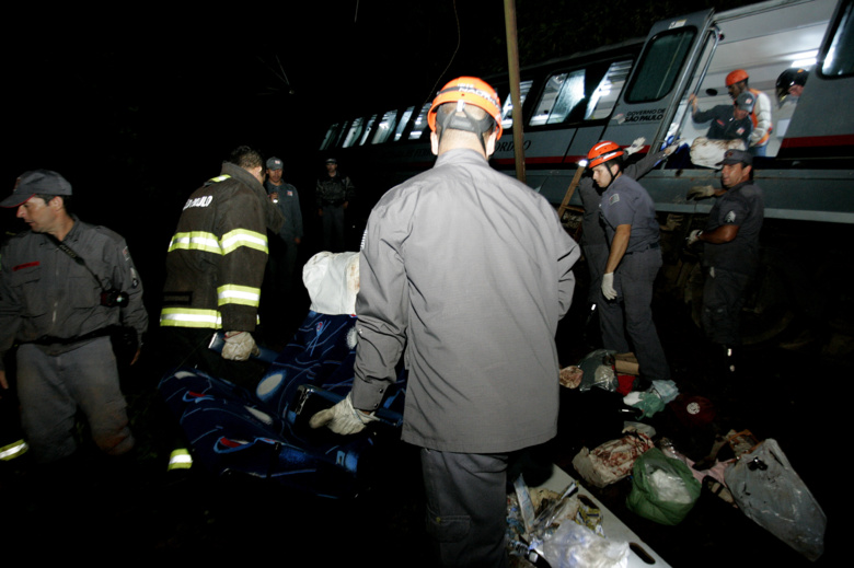 Два поезда столкнулись в Бразилии, 140 пострадавших