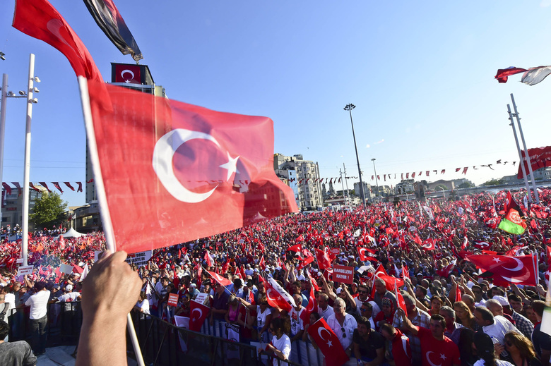 В Турции задержали 3-х бывших дипломатов по подозрению в причастности к мятежу