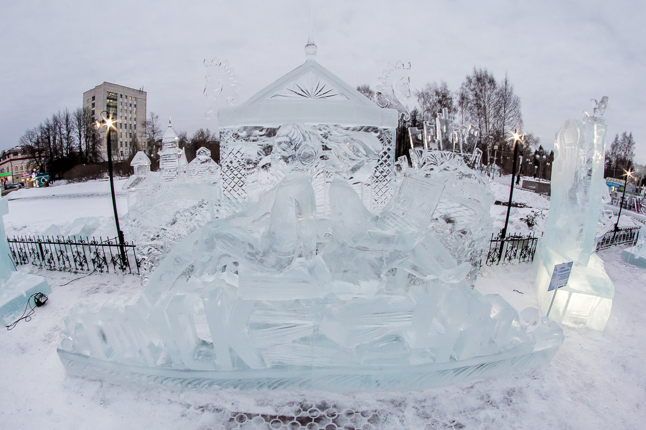 Ледяной город на Новособорной в Томске