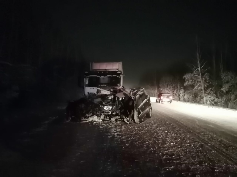 Водитель Honda погиб после ДТП с грузовиком на трассе под Томском