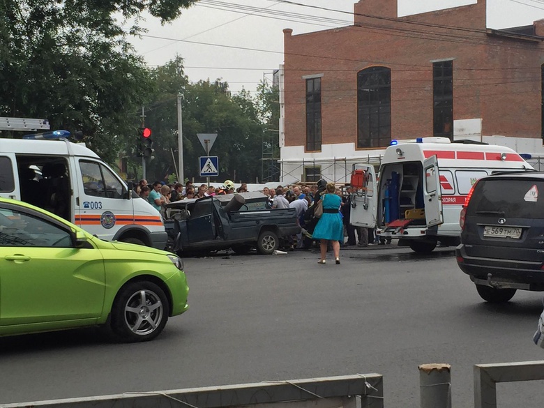 ГИБДД: в ДТП на Бердской в Томске, где погиб человек, травмированы двое