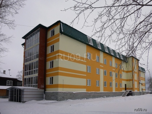 Гостиница, с козырька которой при очистке снега упал томич, признана самостроем