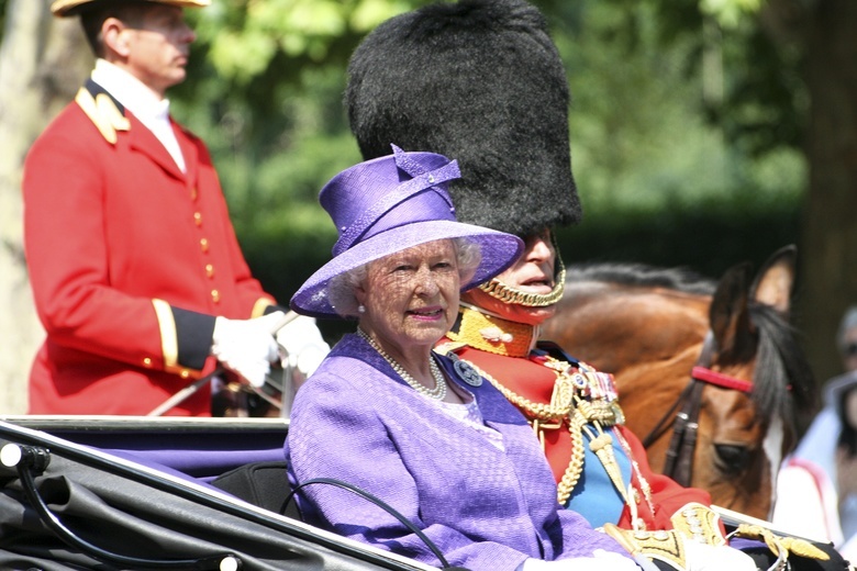 Елизавета II поддержала решение принца Гарри и его жены начать новую жизнь