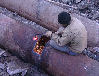 На улице Алтайской произошел порыв тепломагистрали