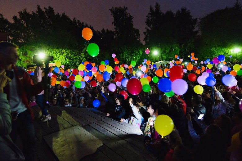 Массовый запуск светящихся шаров пройдет в Лагерном саду Томска