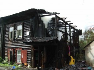 Жители дома на Белинского, 24, после пожара остаются в своих квартирах