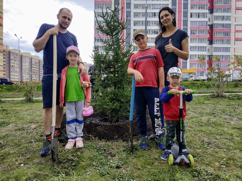В Южных Воротах высадили Аллею новоселов