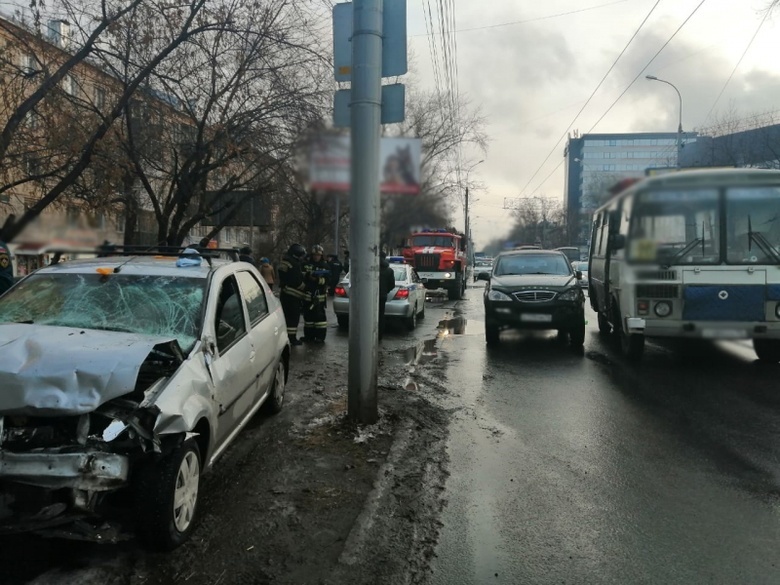 УМВД: сбивший толпу пешеходов на пр.Фрунзе мужчина не имеет водительских прав