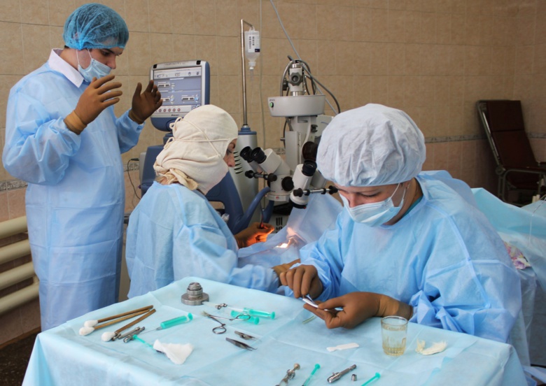 СибГМУ возобновил операции по пересадке роговицы глаза спустя 15 лет