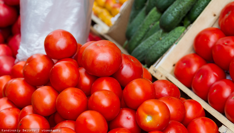 Более 100 кг санкционных томатов уничтожили в Томске