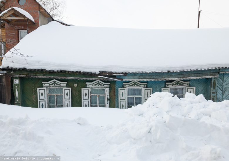 Муниципалитеты Томской области скорректируют графики очистки крыш от снега