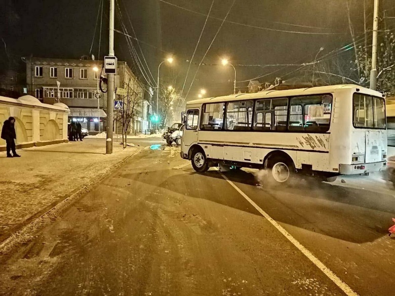 ГИБДД ищет очевидцев ДТП с маршруткой и «Газелью», где пострадали четверо