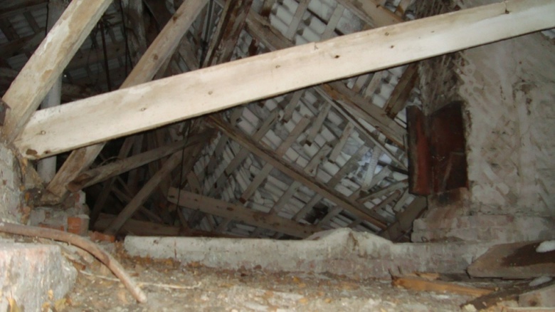 Ремонт обрушившейся крыши школы в Богашево продлится до конца недели