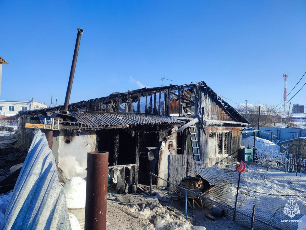 Трое детей и пожилой мужчина пострадали в ночном пожаре в Томске |  18.02.2024 | Томск - БезФормата