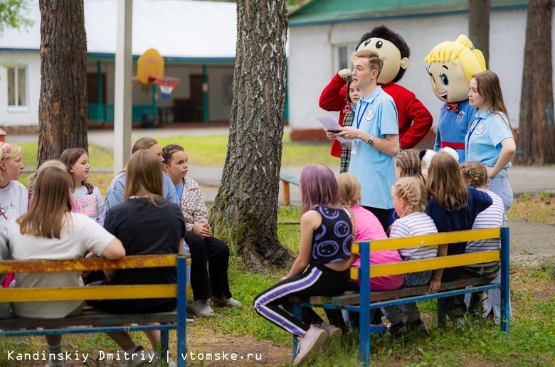 Интеллектуалы и спортсмены: работу детских лагерей проверяют в Томске