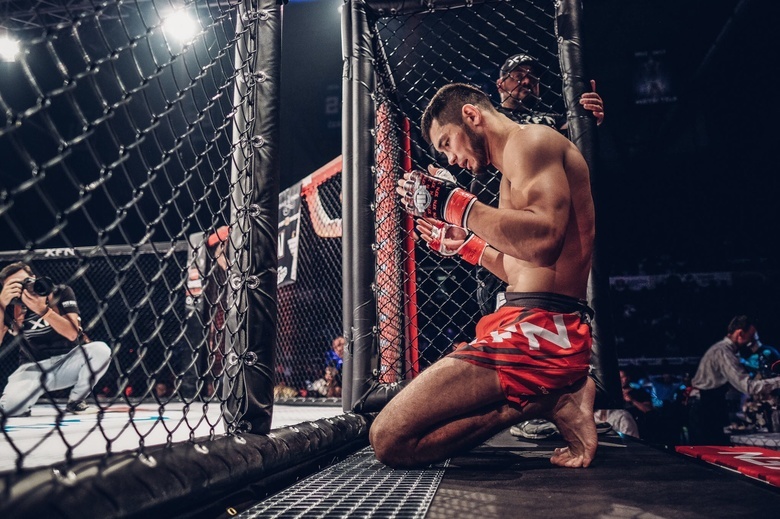 Известный боец MMA рассказал, как работал гастарбайтером в Томске