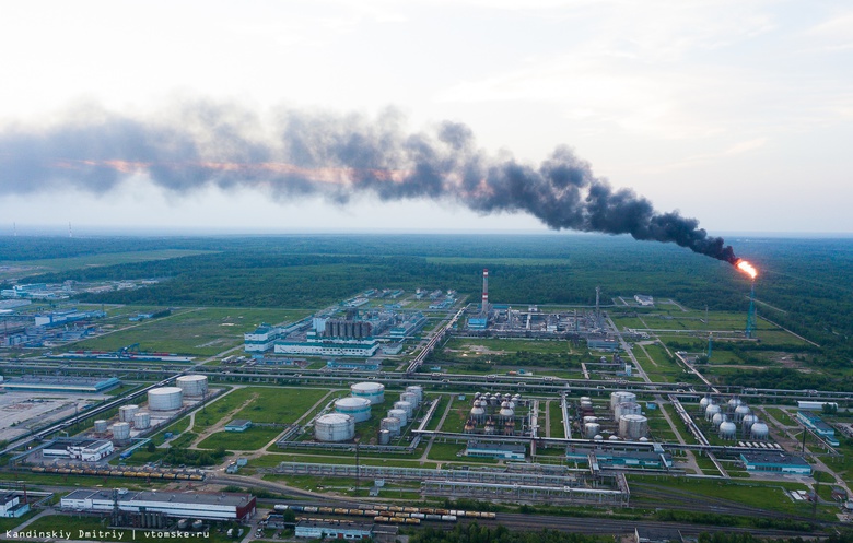 В «Томскнефтехиме» пояснили причину дыма над городом