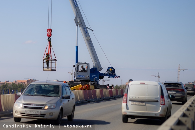 Грузовой транспорт сутки не сможет ездить через Коммунальный мост