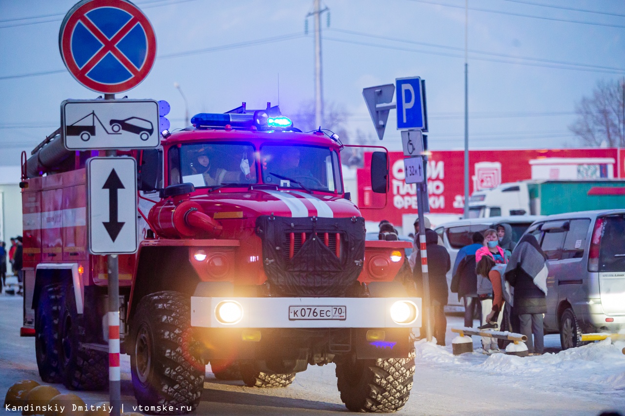 Спасли из огня 6 человек: учения пожарных прошли в томском «Стройпарке» |  16.12.2020 | Томск - БезФормата