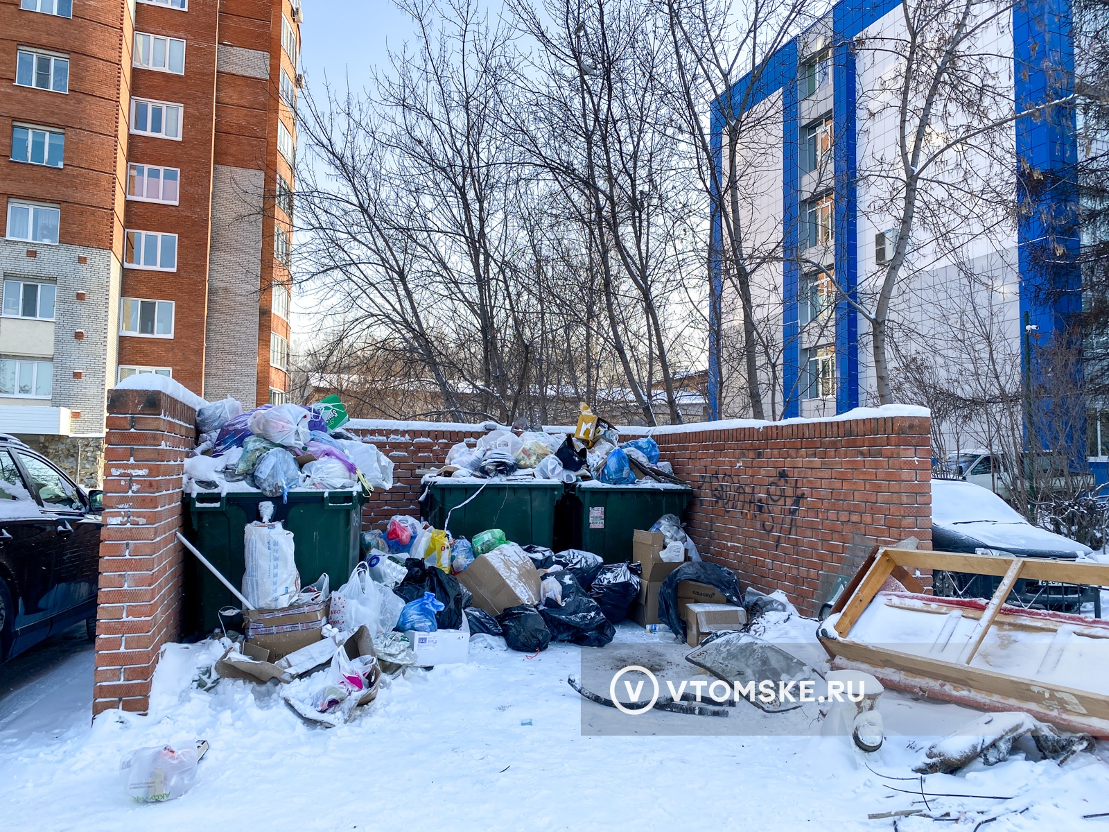 Томичи пожаловались на переполненные мусорные баки. Регоператор пояснил  причину | 07.12.2023 | Томск - БезФормата