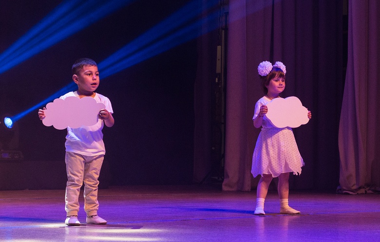 Песни, танцы и знакомство с профессиями: как прошел фестиваль детского творчества «Вверх»