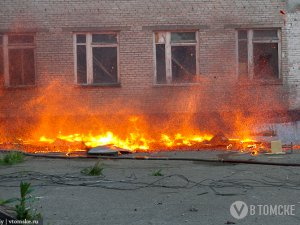 На территории бывшего училища связи вновь случился пожар