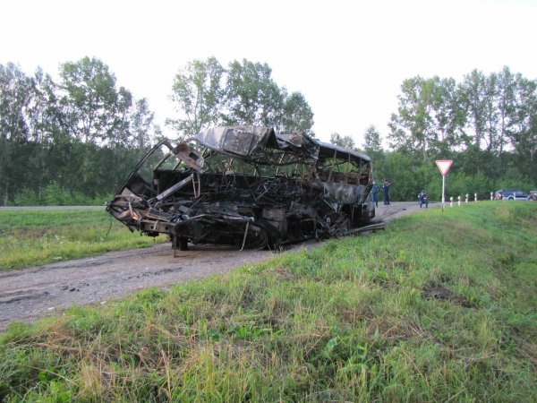 Водителя автобуса, попавшего в ДТП под Новосибирском, доставят в Томск