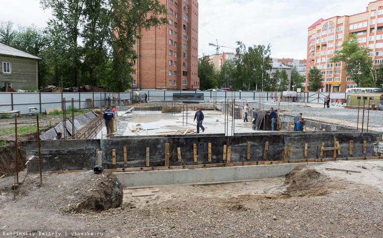 Горожане пожаловались на ночное строительство «Макдоналдса»