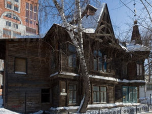Сегодня утром загорелся памятник федерального значения на Тверской
