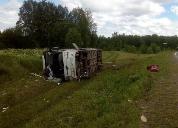 В перевернувшемся на томской трассе автобусе не было детских кресел