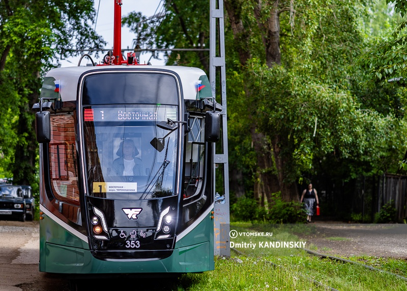 Новый трамвай снова сошел с рельсов в Томске