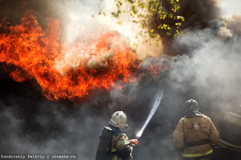 Восемь человек погибли при пожаре в жилом доме Красноярска
