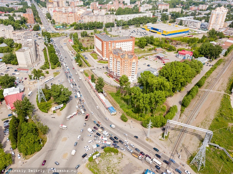 Большие пробки скопились на юге Томска