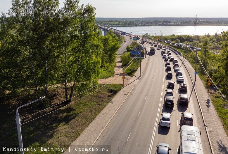 Пробка в вечерний час пик после начала ремонта Коммунального моста