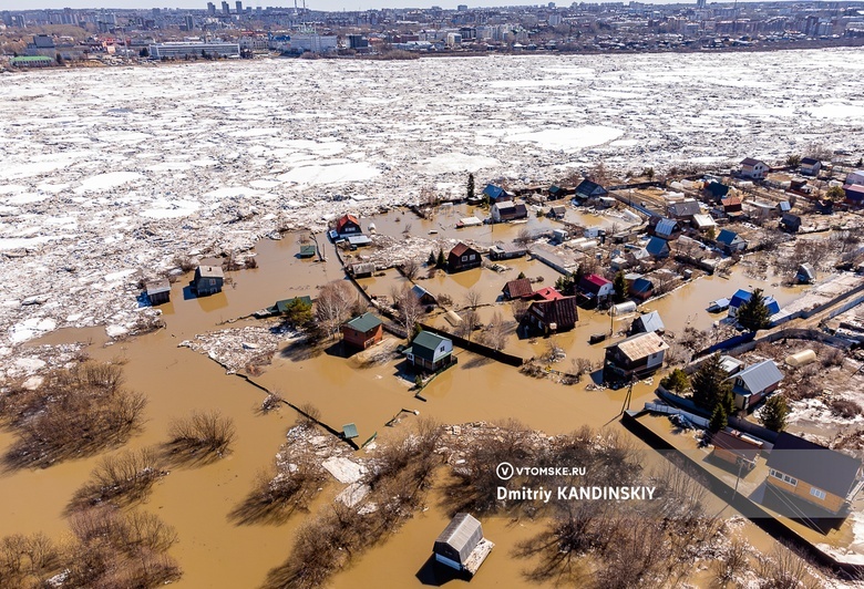 Уровень воды в Томи резко вырос. Жителей СНТ на левобережье Томска просят эвакуироваться