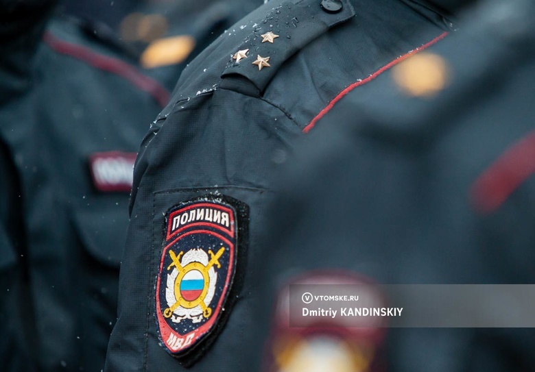 Трое мужчин избили человека в Томске и увезли на машине. Полиция ведет проверку