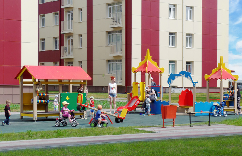 Современные детские площадки в каждом дворе