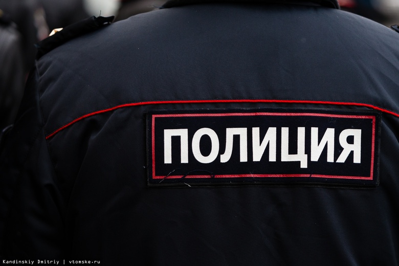 Трех курьеров телефонных мошенников задержали в Томской области