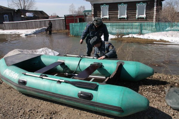 В Первомайском районе паводковые воды подходят к жилым домам