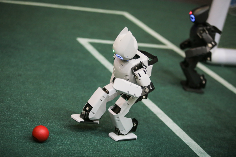 Роботы, которые играют в футбол: как в Томске проходит RoboCup