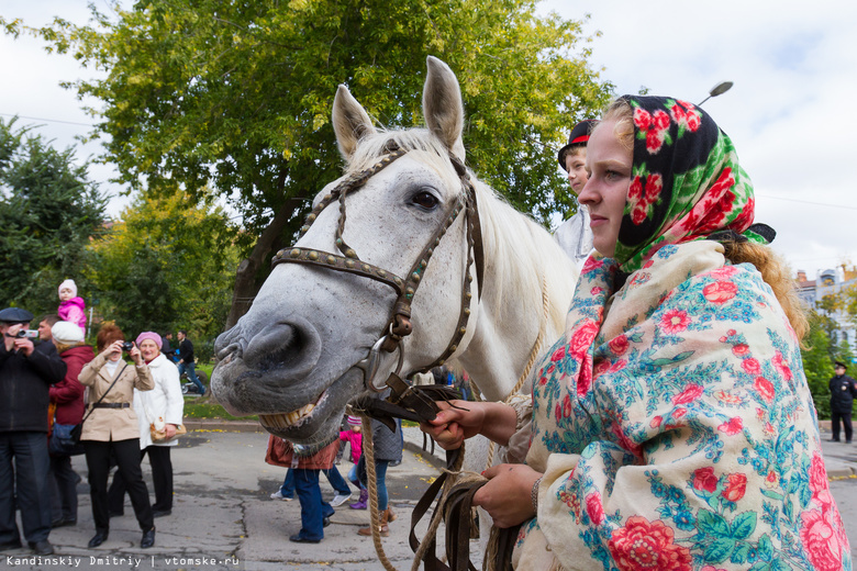 В районах города проходят праздничные гуляния в честь юбилея Томска