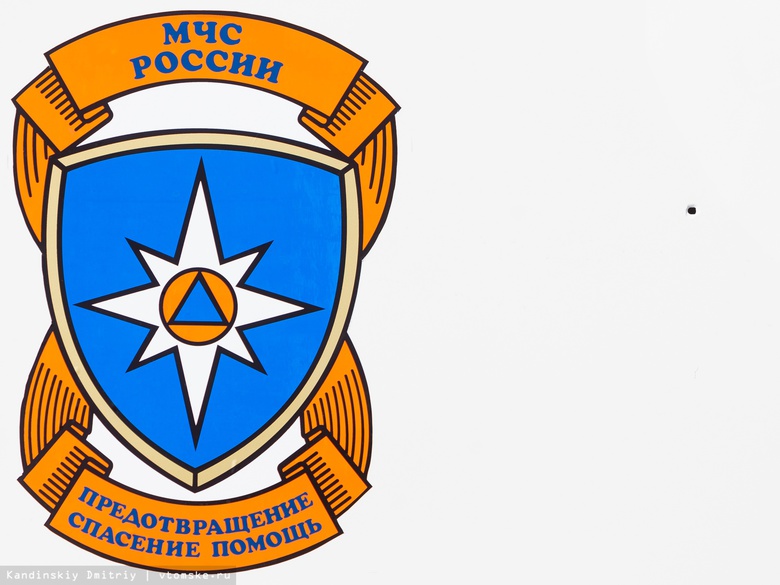 Около 40 пожарных тушат склад на ул.Мичурина в Томске