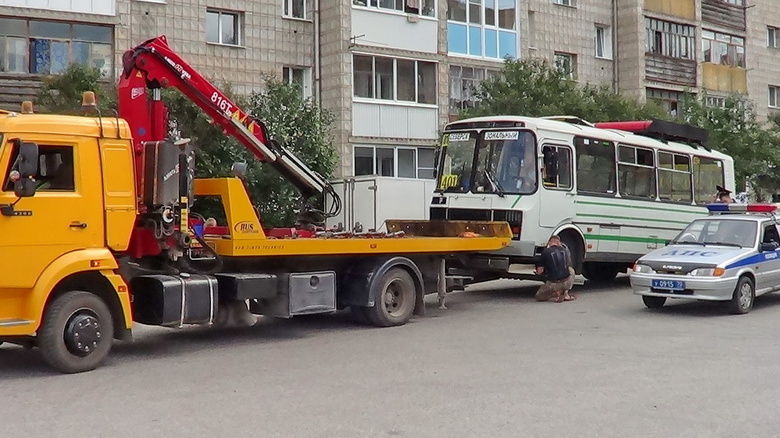 ГИБДД сняла с маршрута автобус с неисправными тормозами и рулем