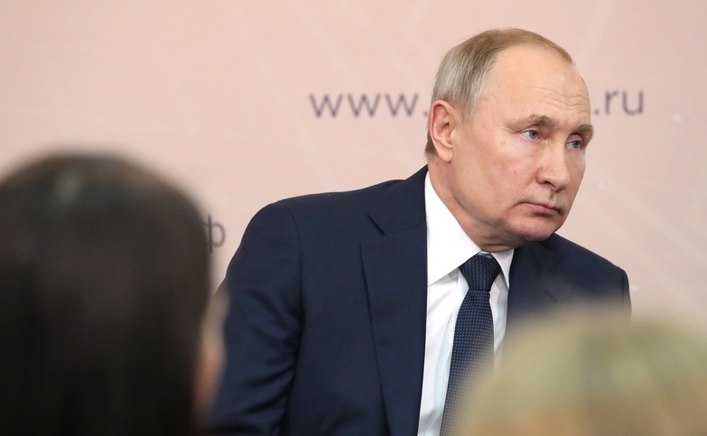 Путин объяснил падение реальных доходов россиян