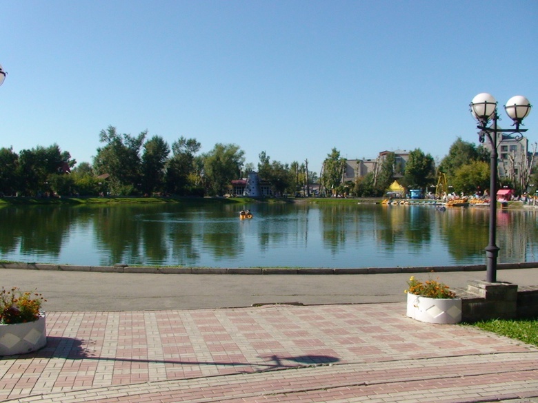 Плавающий фонтан на Белом озере в Томске может заработать летом