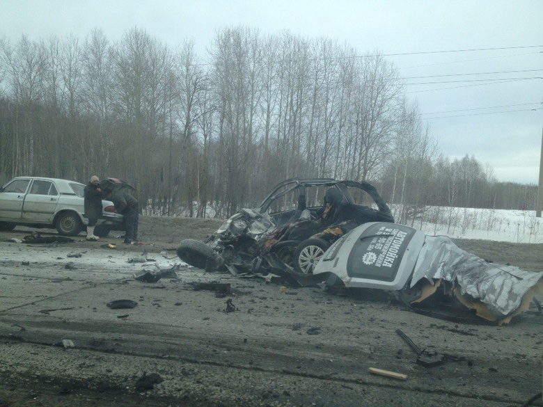 На трассе Томск — Колпашево водитель Lada погиб при обгоне, столкнувшись с грузовиком