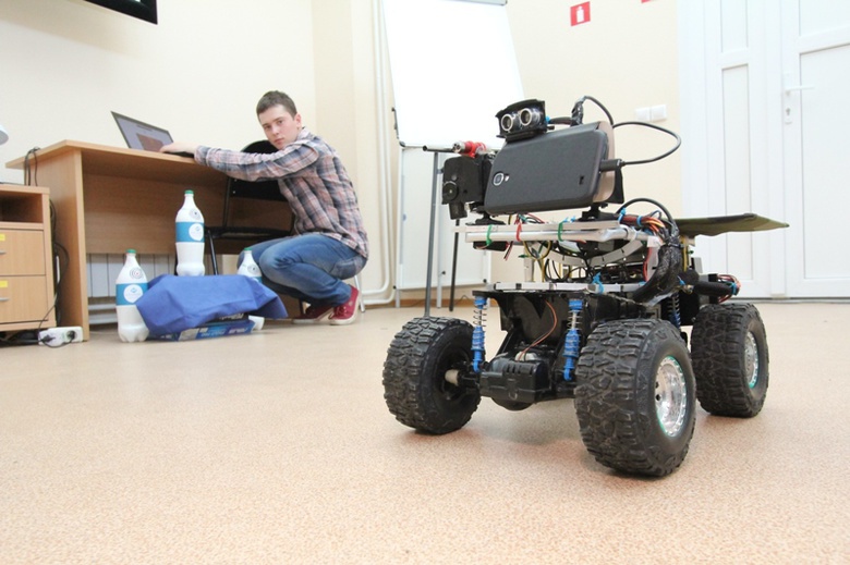 ТПУ получит 11 миллионов на создание роботов-учителей для школ РФ